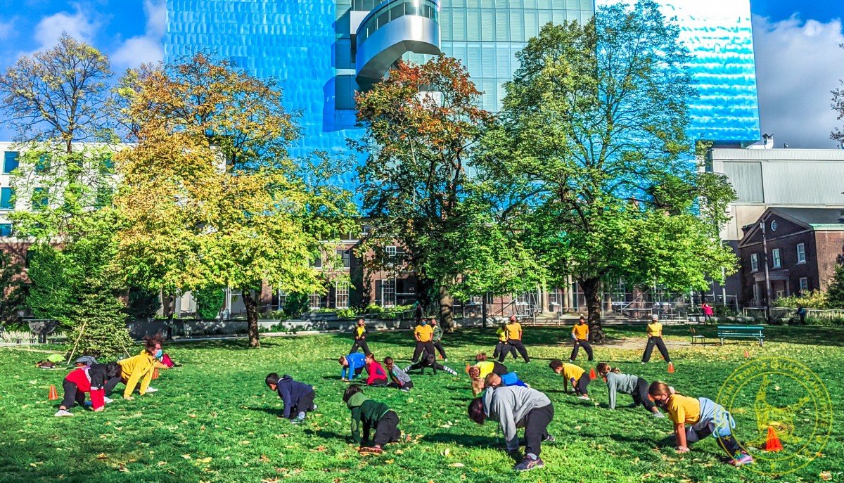 /assets/image/STQI-Downtown-Toronto-Martial-Arts-Authentic-Kung-Fu-Qigong-Taichi-Kids-Adults-Outdoors-20201017-013-162-ZlUm.jpg